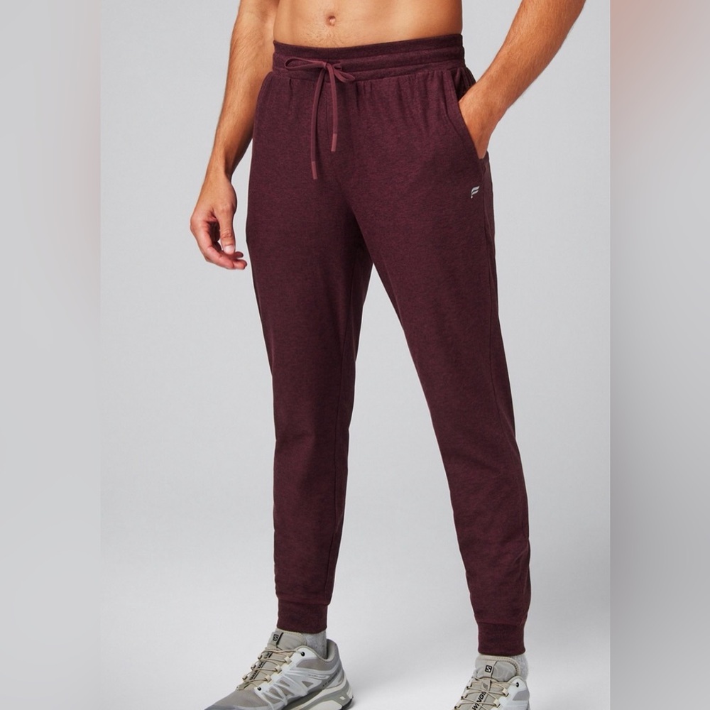 Fabletics Cloud Jersey Joggers Men’s Small Burgundy NWT Athletic Pants